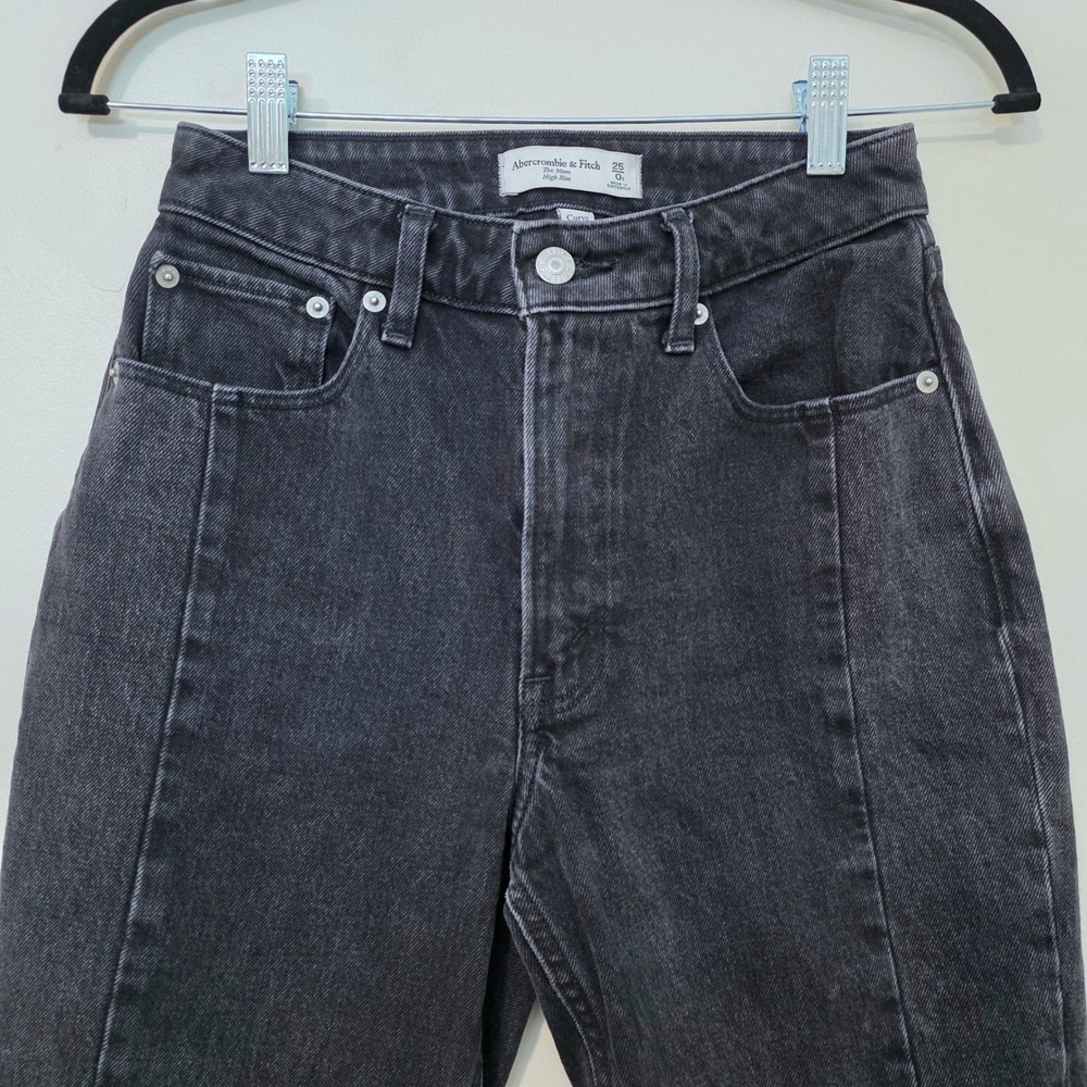 Abercrombie & Fitch The Mom High Rise Curve Love Sz 25/0 Black Raw Frayed Hem - Picture 3 of 12
